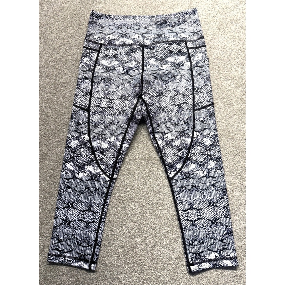ZYIA ACTIVE Snake Print Capris Leggings Women Size 6‎ 8 Athletic Workout